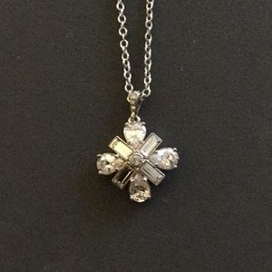 Fashion crystal necklace